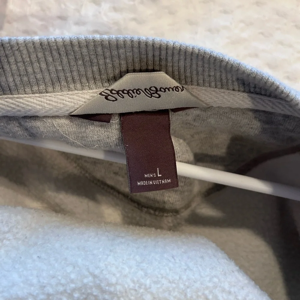 Eddie Bauer Crewneck - Picture 2 of 2